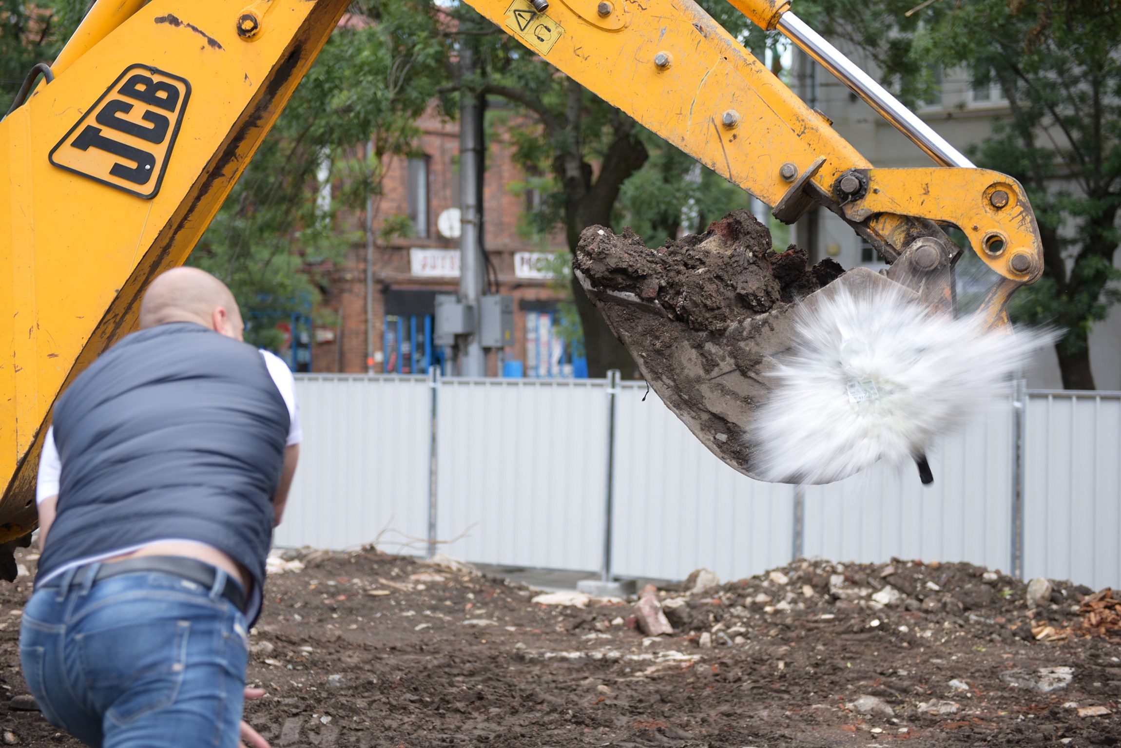 First dig of two residential buildings near NSA