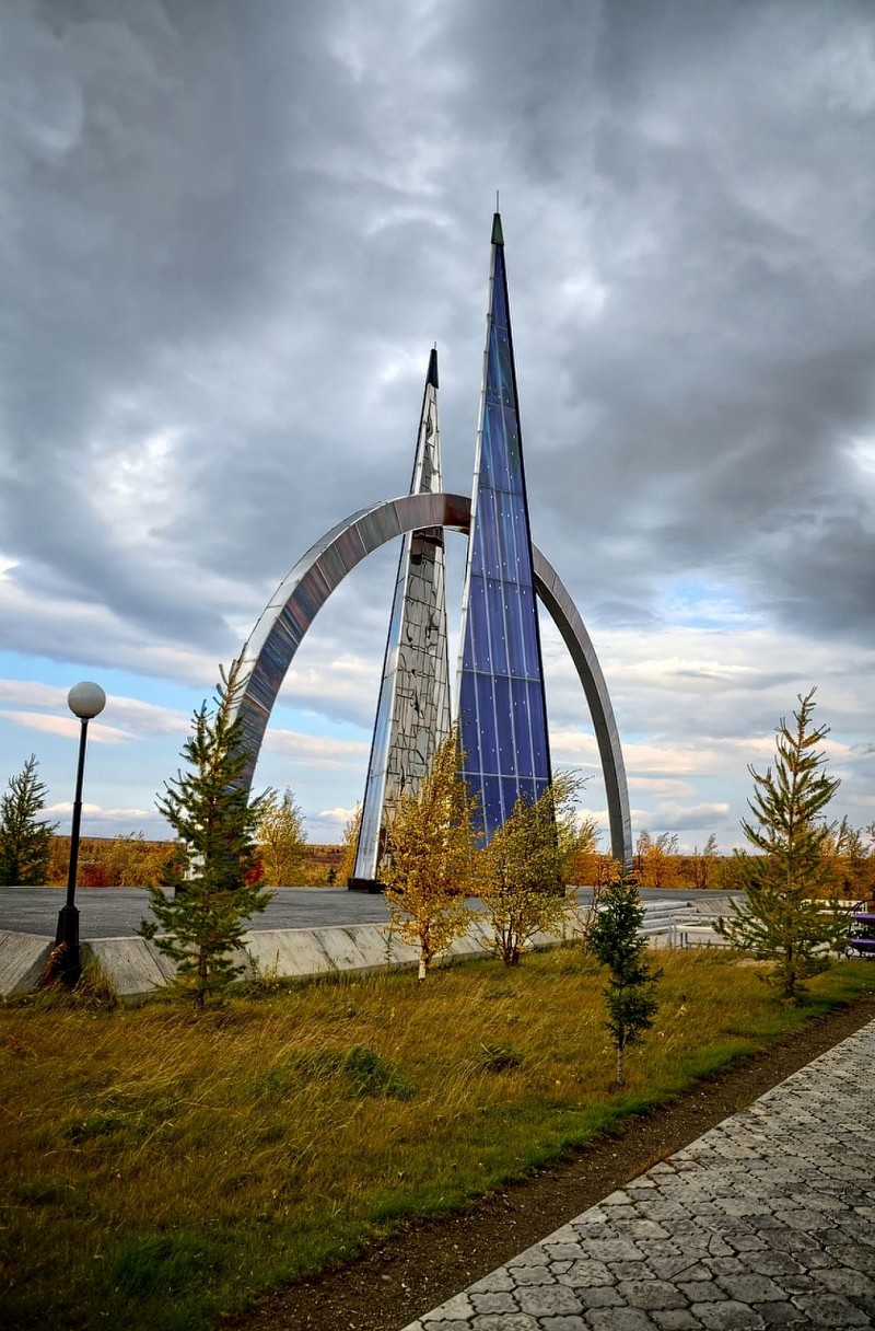 The monument on the 66 parallel