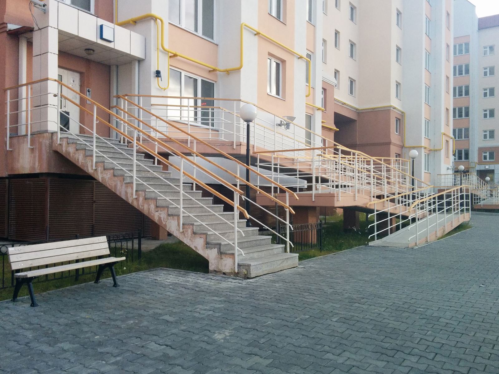 Access to the building