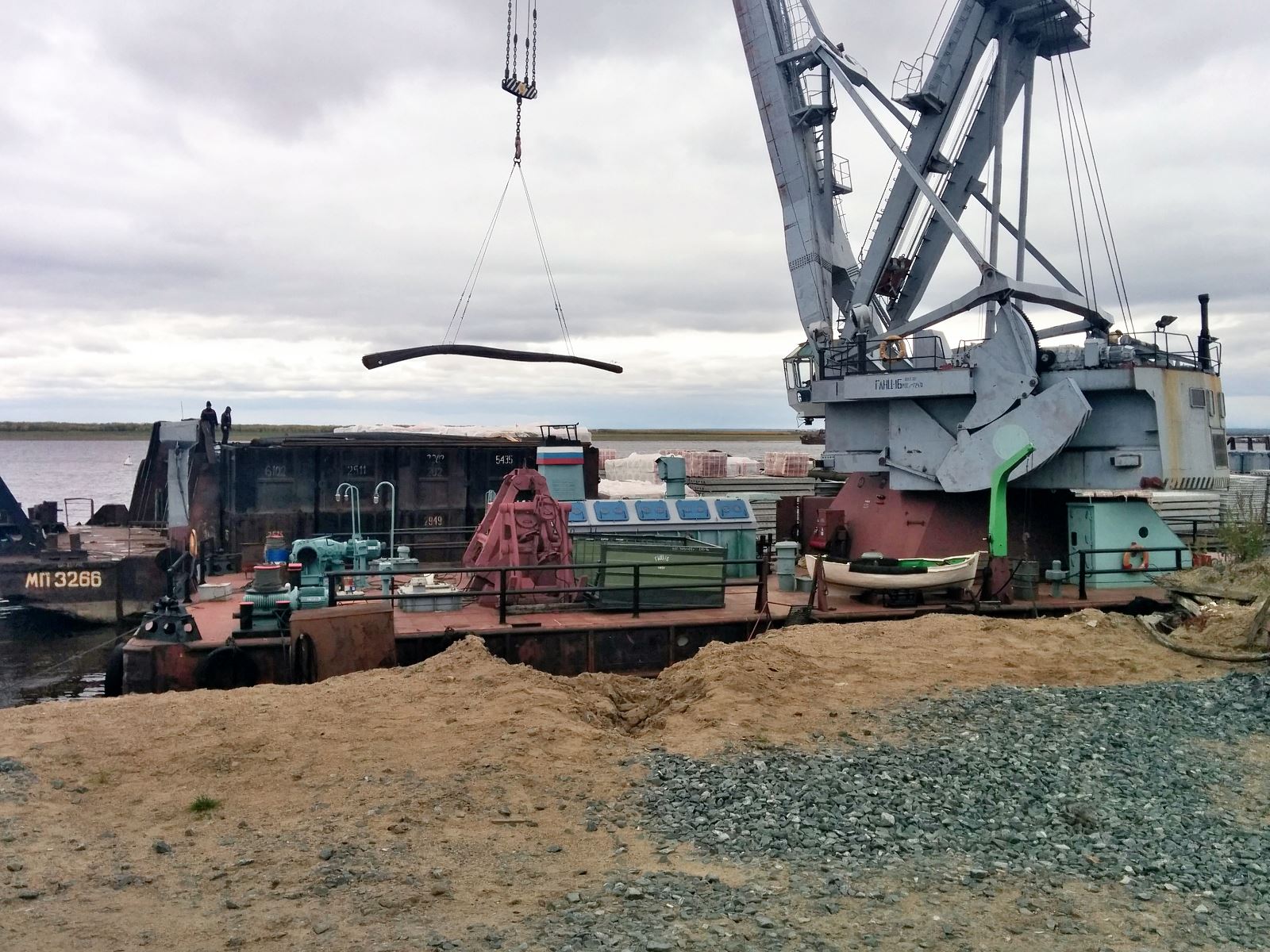 Delivery of construction materials via river Ob