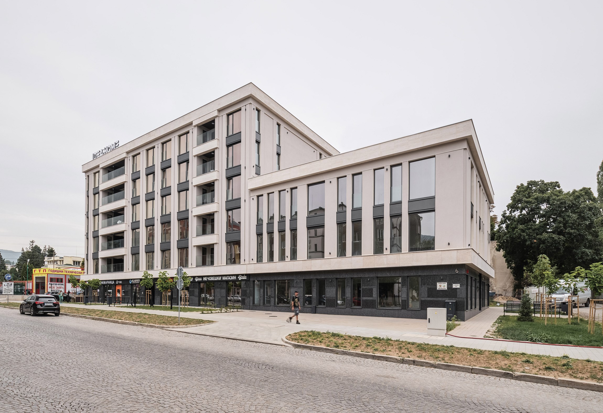 CASTANEA by studio CREATIVE